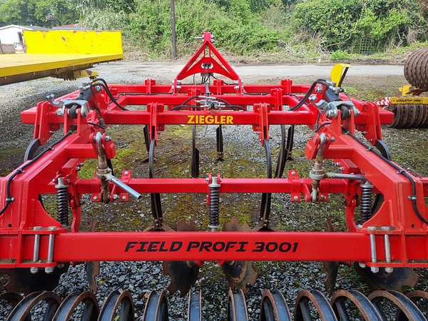 Chris Atkin & Son Ltd - Ziegler Field Profi 3001